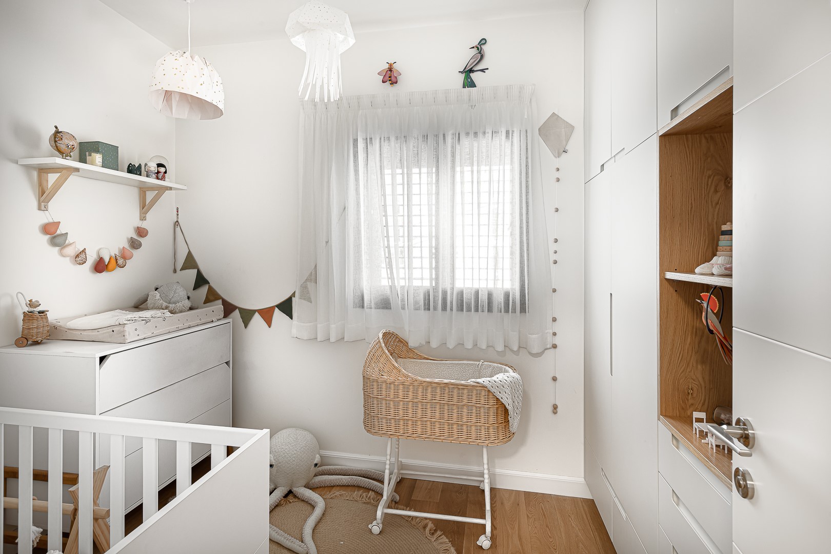 נגרות אישית-משפחת ברזק